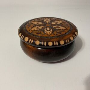 VTG Hand Carved Floral Design Wood Stand